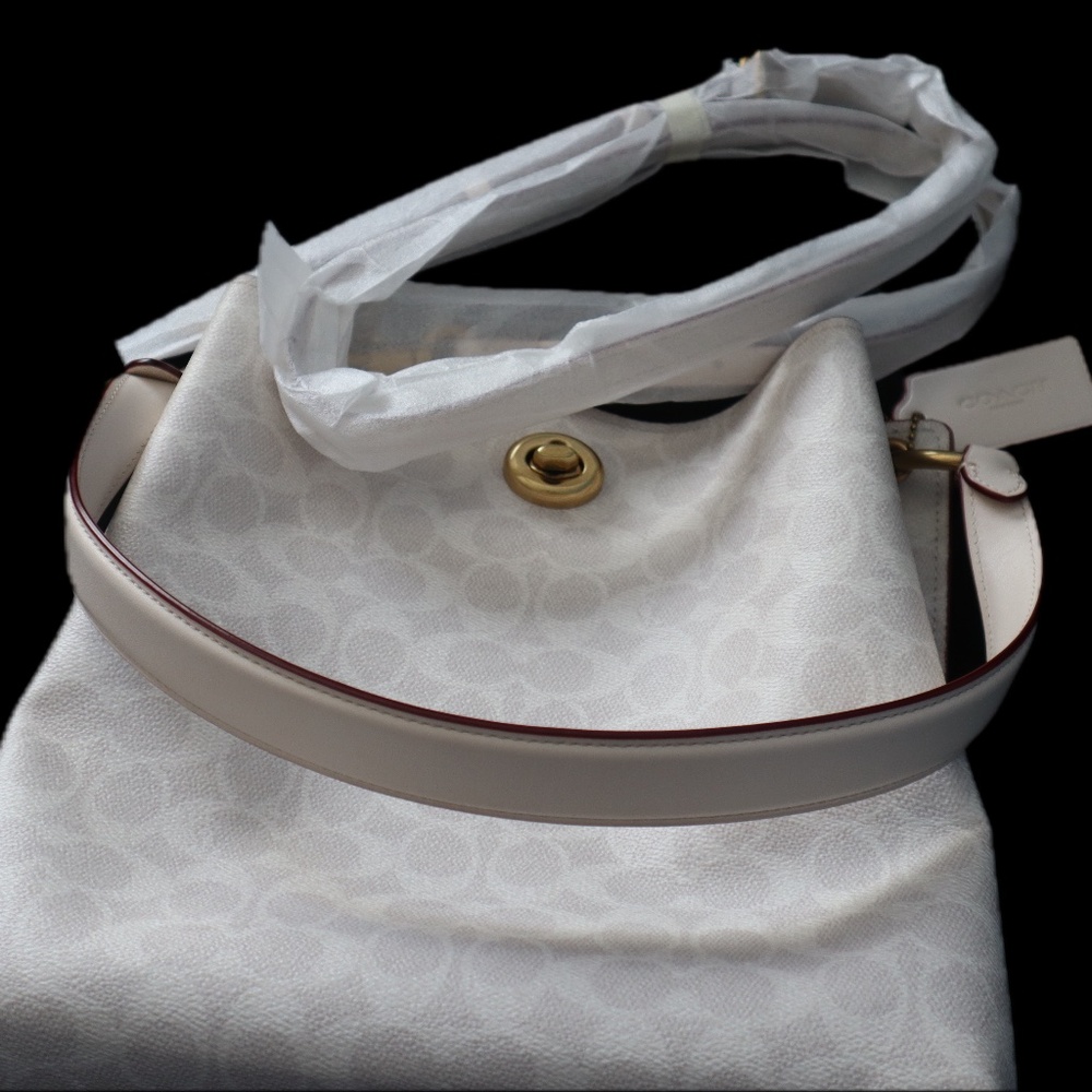 Beautiful Coach Charlie Bucket Bag in Signature Canvas Cream/White – NWOT